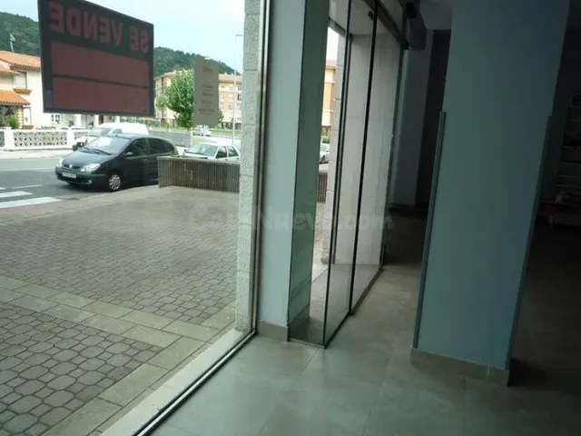 Local comercial 98m² en venta - Peñacastillo-Nueva Montaña