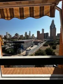 Gran apartamento familiar de 3 dormitorios, 2 baños y parking techado. A 500m de la playa — 15