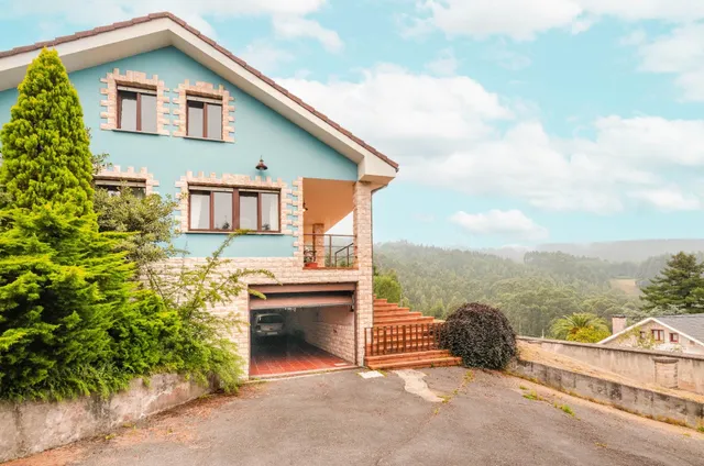 Chalet de piedra en Somao: espacio, vistas y calidad de vida - foto 2