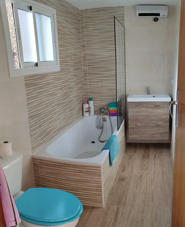 SE VENDE  CASA EN CANTORIA ( ALMERÍA ), DE 5 habitaciones Y GARAJE. — 24