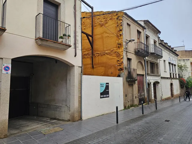 Solar urbano en el centro de Santa Coloma de Farners — 7