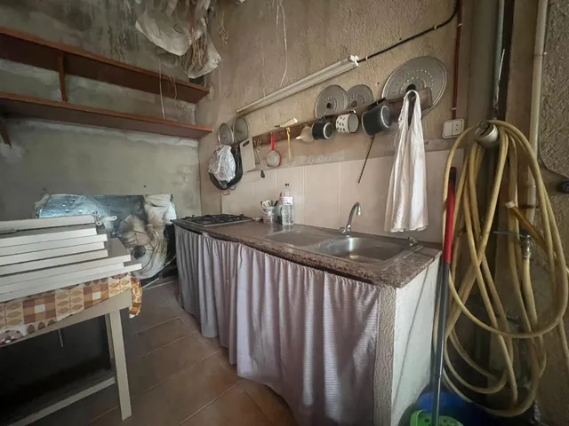 CASA EN EL CENTRO DE CAMARLES — 31