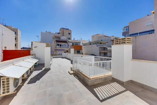 Casa adosada reformada en el centro de Torrevieja – calle la paz — 29