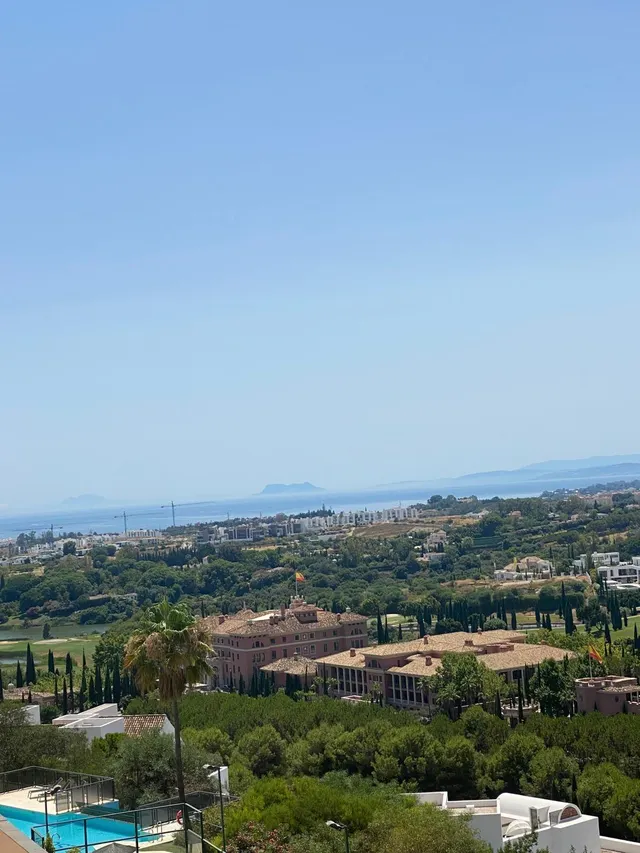 Apartamento de lujo en planta baja con vistas panorámicas al mar en los flamingos, Benahavís — 7