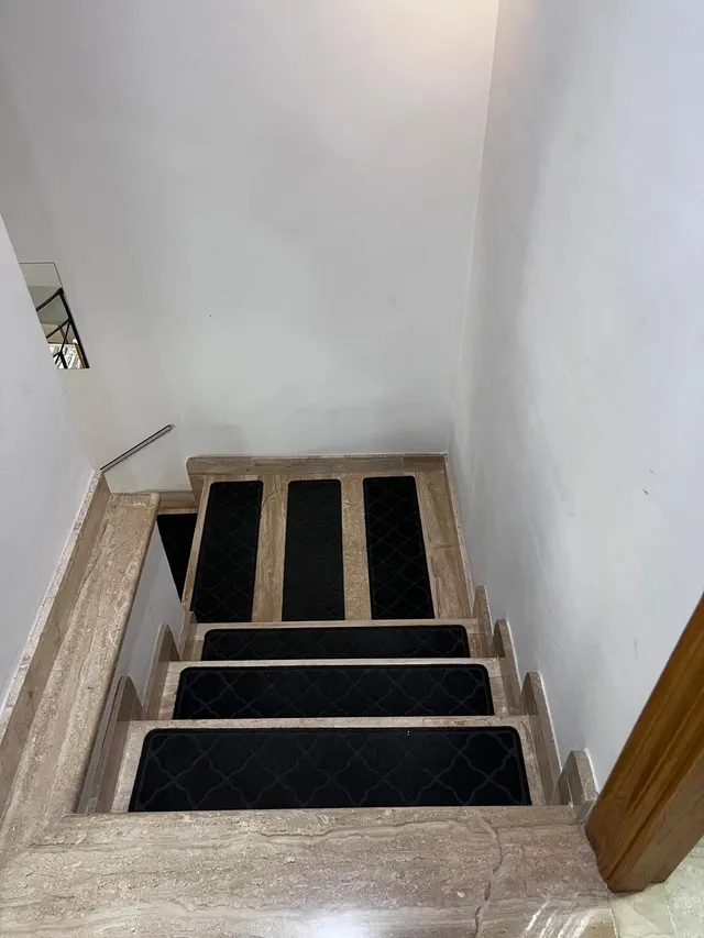 Estupendo triplex en zona campo de futbol — 21
