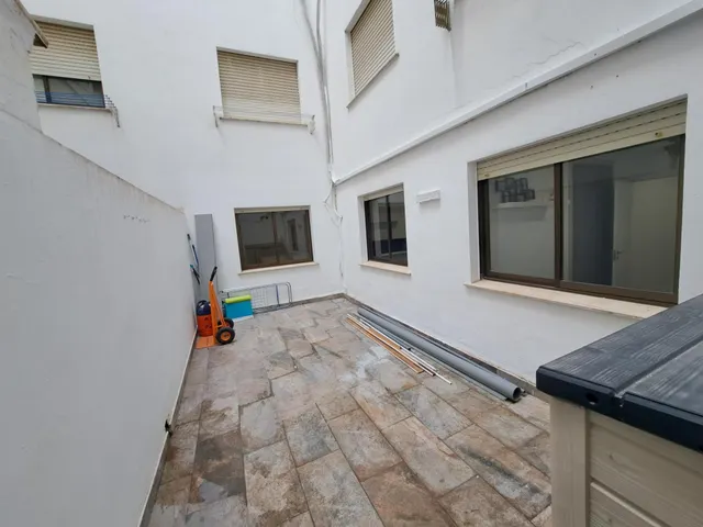 VIVIENDA COMPLETAMENTE REFORMADA Y PERFECTAMENTE EQUIPADA — 30