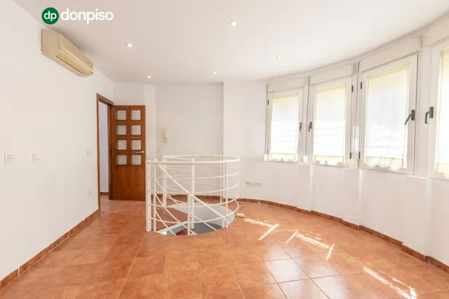 FANTÁSTICO TRÍPLEX EN CÁJAR: UNA VIVIENDA LLEVA DE AMPLITUD  - foto 4