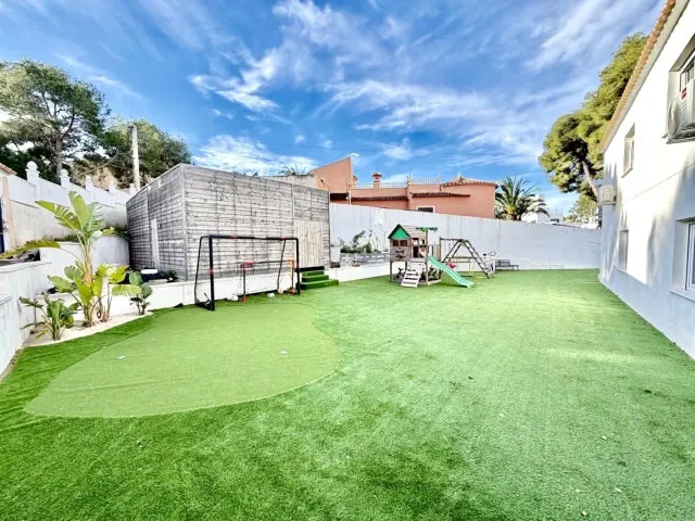 VILLA DE 6 DORMITORIOS Y 2 BAÑOS EN ORIHUELA COSTA (VILLAMAR - foto 5
