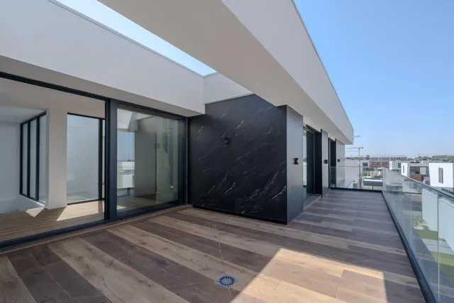 Chalet Pareado de Diseño Vanguardista con Piscina y Máxima Eficiencia Energética en El Bosque — 6