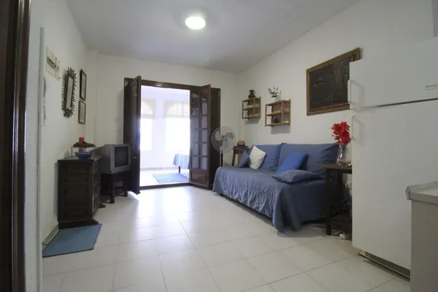 Estudio en residencial con piscina — 10