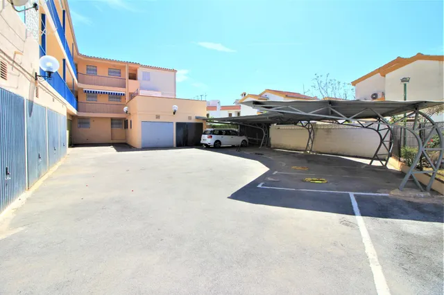 Plaza de parking en zona playa Morro de Gos — 10