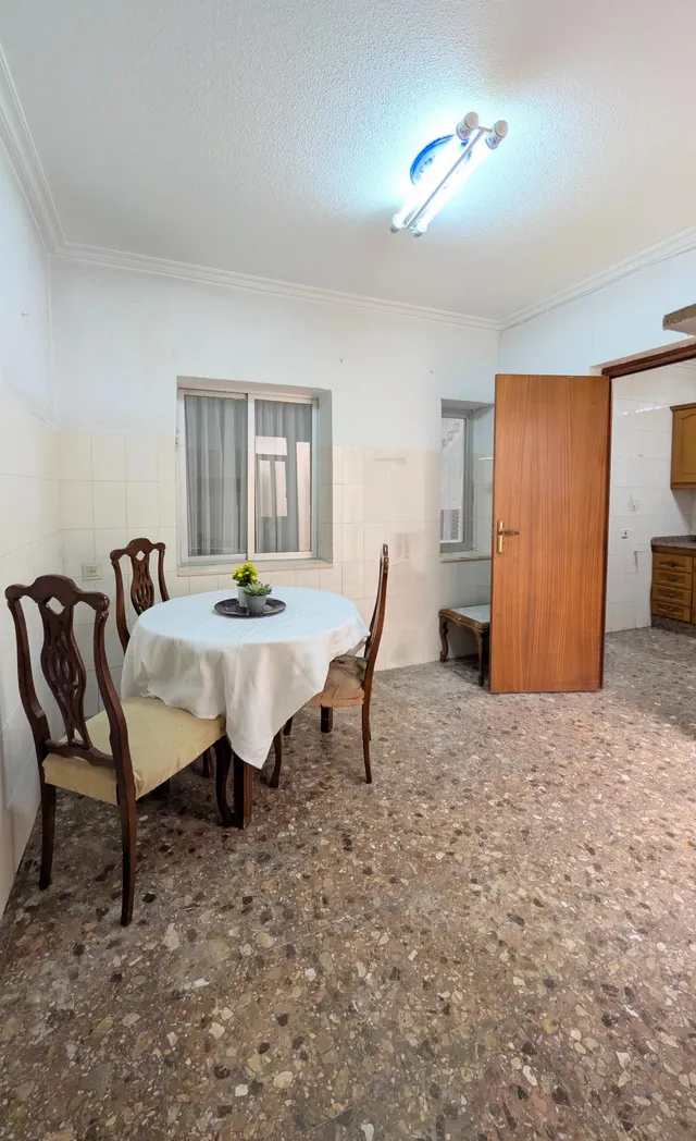 ¡Oportunidad única en la zona de Plaza de Barcelona!. Planta baja con entrada independiente y gran patio pisable. — 28
