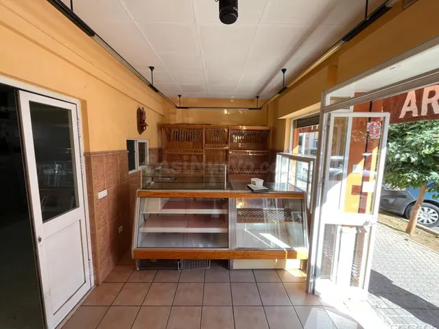 VENTA de Local en Camas — 10