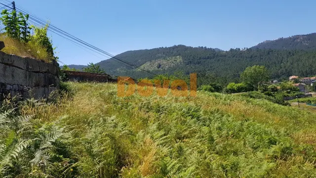 Se vende amplia parcela de 1800 metros en Rebordanes, Tui — 4