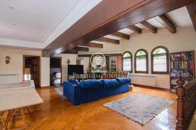 Masía céntrica en venta en Orrius, con negocio en funcionamiento (hostelería) — 35