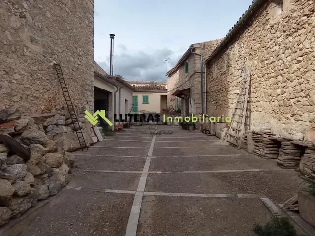 Casa de pueblo con carácter mallorquín y gran potencial en S - foto 4