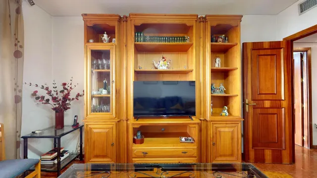 Amplio piso de 141 m2 con cochera y trastero en calle Gonzalo Ximénez de Quesada — 6