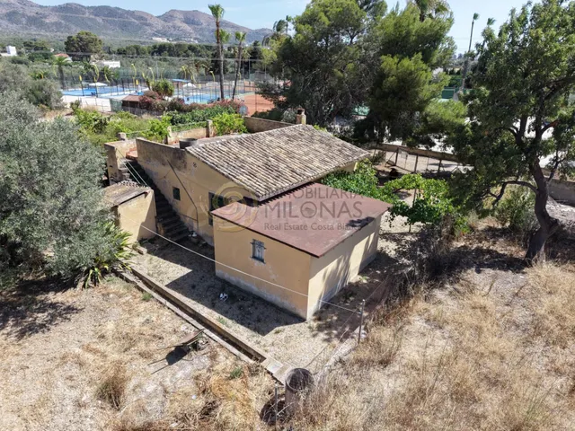 ¡Casa independiente con gran parcela en Benidorm! — 3