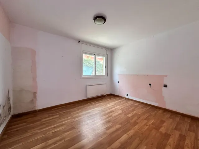 Se vende casa en la bisbal del penedes, zona priorat bisbal — 24