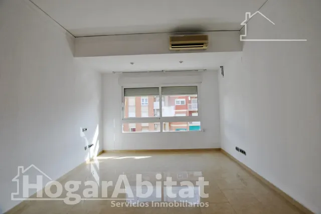 ¡GRAN OPORTUNIDAD! AMPLIO, BONITO Y EXTERIOR CON TERRAZA EN EL CENTRO — 23