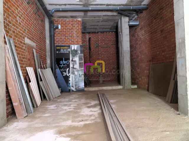 ¡LOCAL COMERCIAL EN PLENA AVENIDA; SAN ROQUE! - foto 3