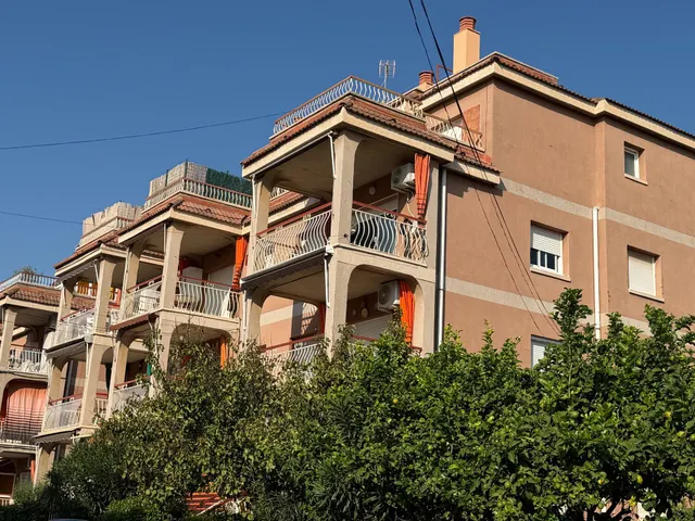 Vivienda esquinera a la venta a pocos metros de la playa — 23