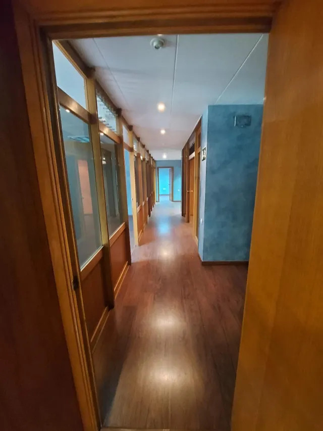 SE VENDE LOCAL DE OFICINAS EN EL CENTRO DE MURCIA — 24