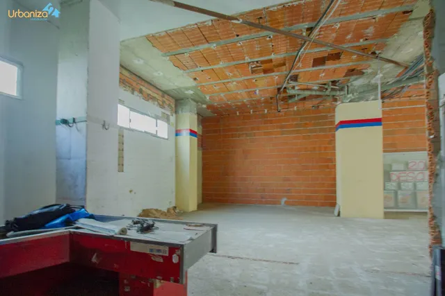 SE VENDE LOCAL COMERCIAL EN SINFORIANO MADROÑERO. inversión segura!! — 7