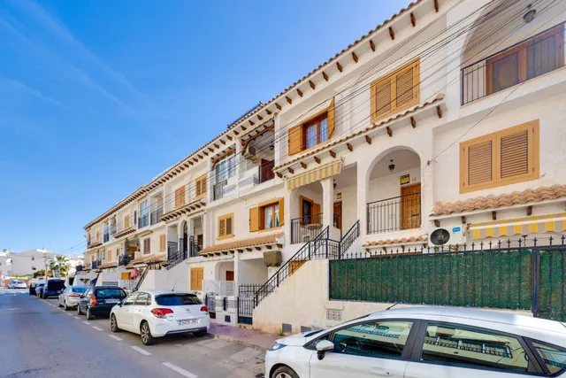 Bungalow de 3 dormitorios con piscina comunitaria en la playa de Los Locos — 37