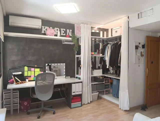 Espectacular adosado con buhardilla , apartamento independiente con baño y sin cocina, garaje doble y piscina en zona residencial premium — 38