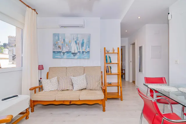 Apartamento con 2 dormitorios al lado de la playa San Cristó - foto 2