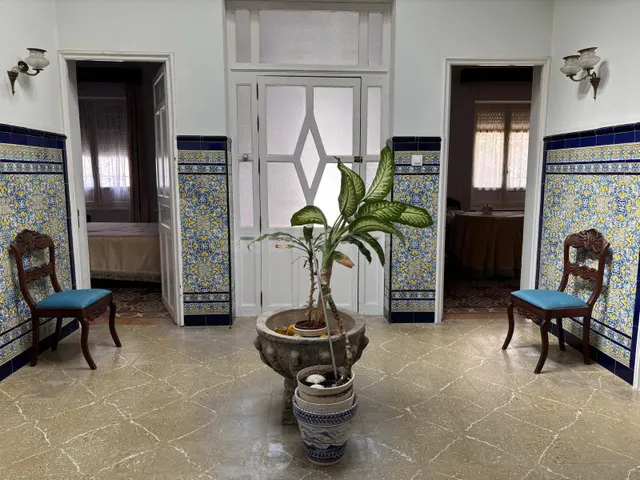 CASA SEÑORIAL EN PLANTA BAJA CON MUCHAS POSIBILIDADES