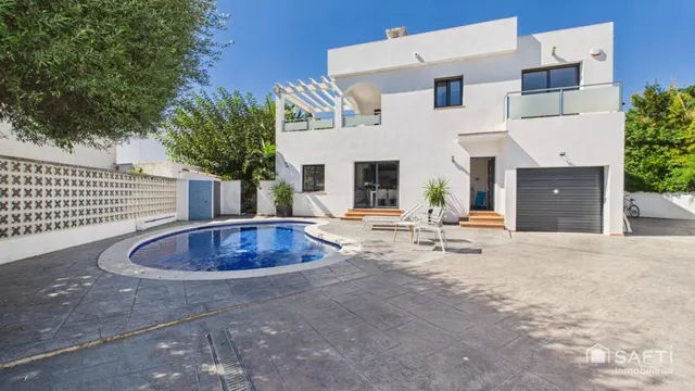 Casa moderna con cuatro habitaciones, piscina y garaje - foto 3