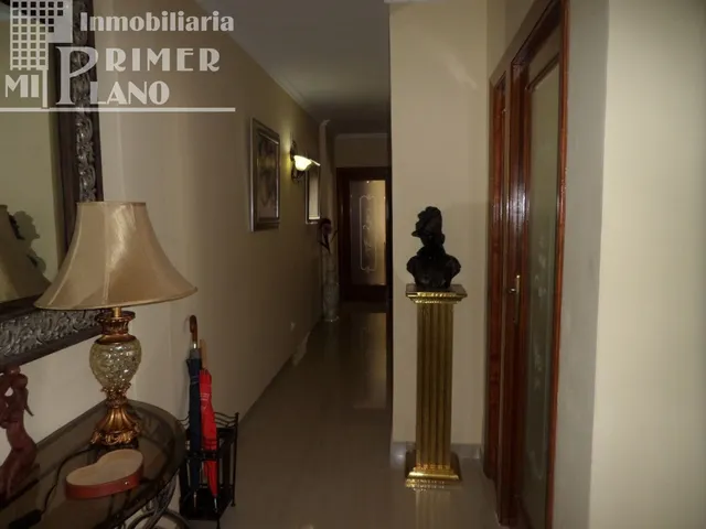 Piso de 4 dormitorios, cocina y baños, 120m2, con plaza de garaje y exterior, Dña.Crisanta — 18