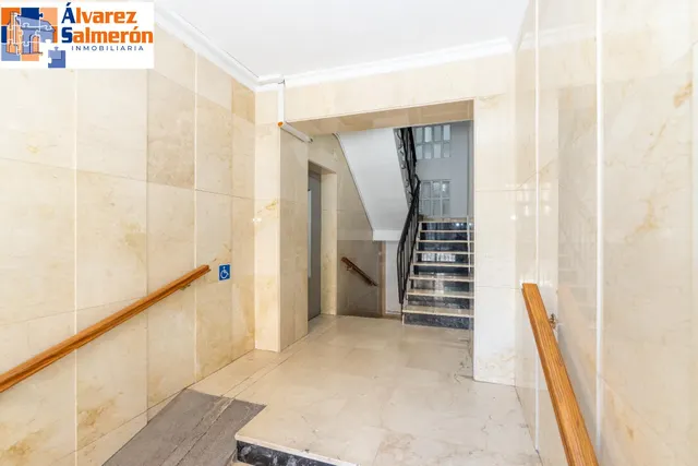 Piso para reformar junto a Plaza Einstein – 3 dormitorios y vistas despejadas — 31