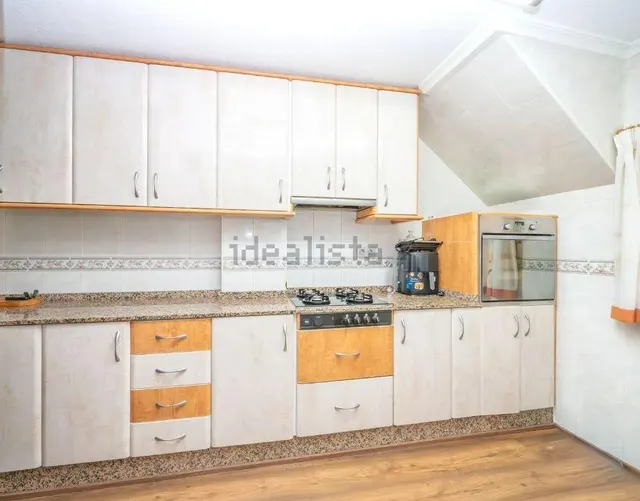 Duplex reformado junto al paseo marítimo y el parque Reina Sofía. — 11