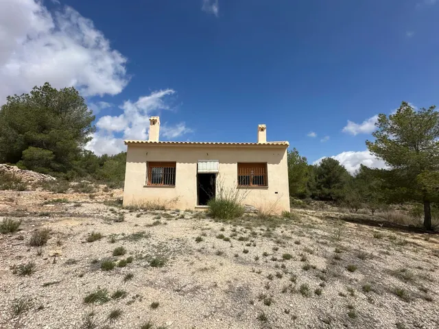 Casa de campo en una parcela de 10600 metros — 12