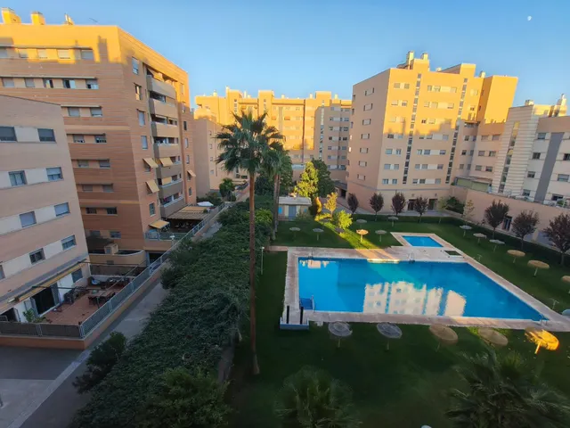 PISO DE 121 m2 CON DOS GRANDES TERRAZAS, PISCINA, GARAJE Y TRASTERO EN AVENIDA DE LA ILUSTRACIÓN — 17