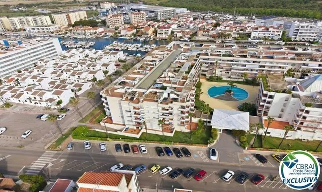 Ático de 61 m2, con 60 m2 de terraza-solarium, LICENCIA TURISTICA. — 48