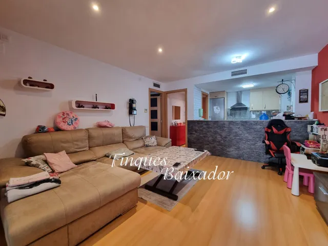 ¡BONITO PISO EN EL CENTRO CON 3 HABS. Y 2 BAÑOS, CON AMPLIA TERRAZA CON BARBACOA! — 6