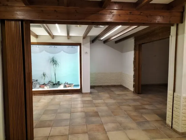 EN VENTA LOCAL COMERCIAL CON INQUILINOS — 19