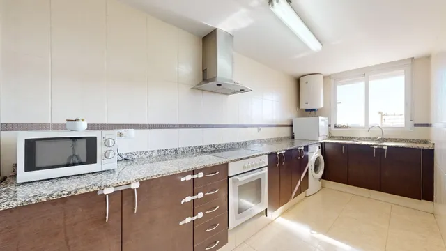 ESTUPENDO PISO CON INQUILINOS EN MONCOFA - SOLO INVERSORES — 10