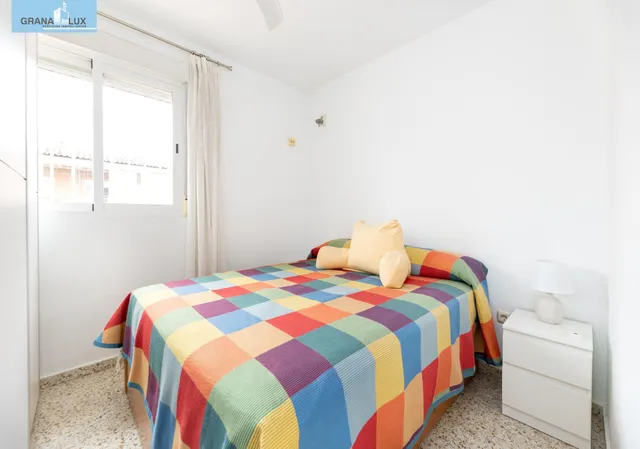 ¡Oportunidad única! Ático de 4 dormitorios y 2 baños con gran terraza frente al Colegio Agustinos (Arabial) — 24