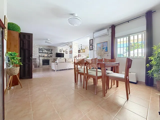 FINCA DE RECREO Y CHALET — 35