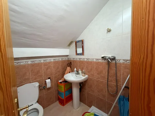 DÚPLEX ADOSADO EN SAN ISIDRO – 4 DORMITORIOS, GARAJE — 15