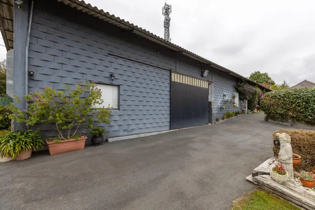 Chalet independiente en Cambre, A Coruña — 48