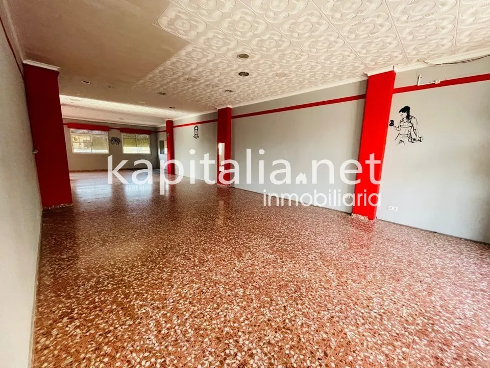 Local comercial en venta y alquiler en L´Olleria (Valencia)