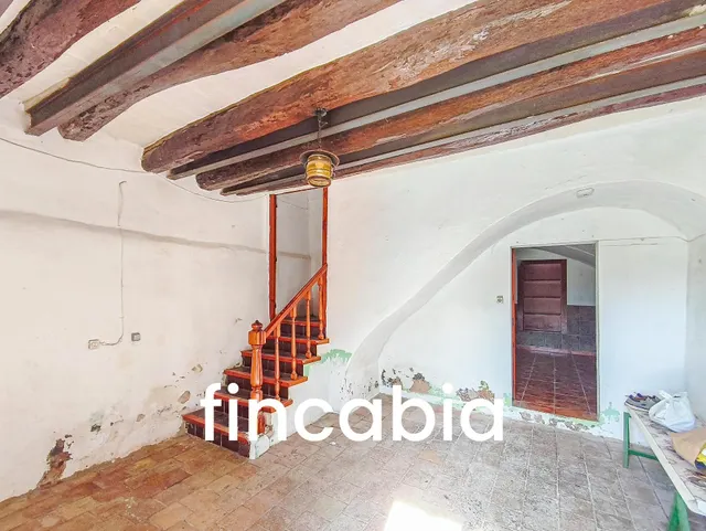 Masía para reformar en Riudarenes: Can Veleta, 623 m2 de parcela y piedra con bóvedas catalanas. — 21