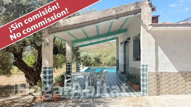 CHALET RÚSTICO CON PISCINA, GARAJE Y TERRAZA - foto 2