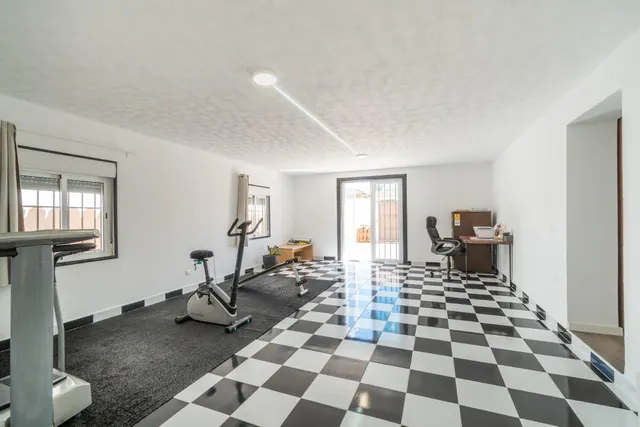 CHALET independiente con piscina privada y parcela de 809 m2 en Torreta Florida — 37
